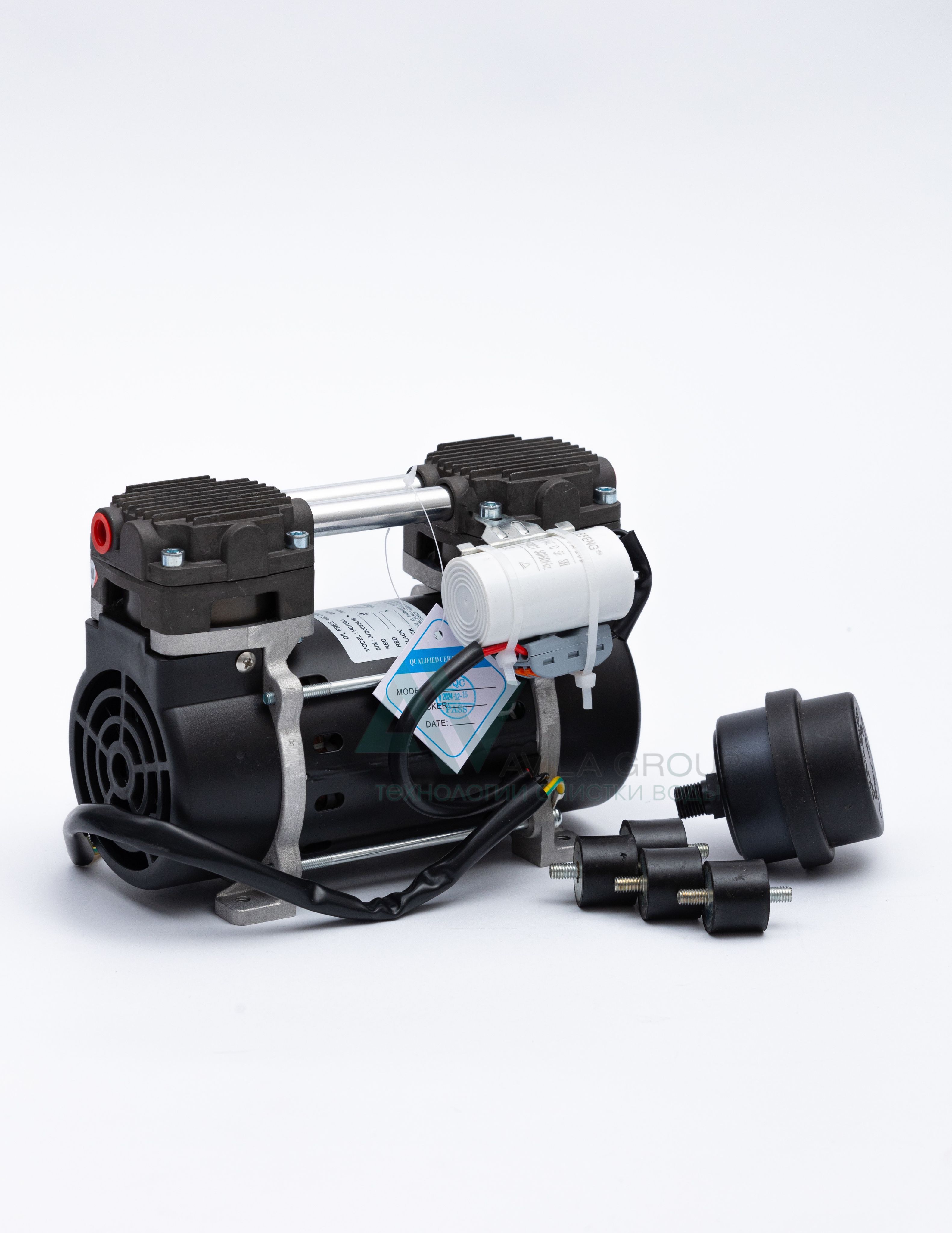 Двухцилиндровый безмасляный компрессор HC100C малошумный, для длительной работы, с охлаждением. + монтажный комплект.